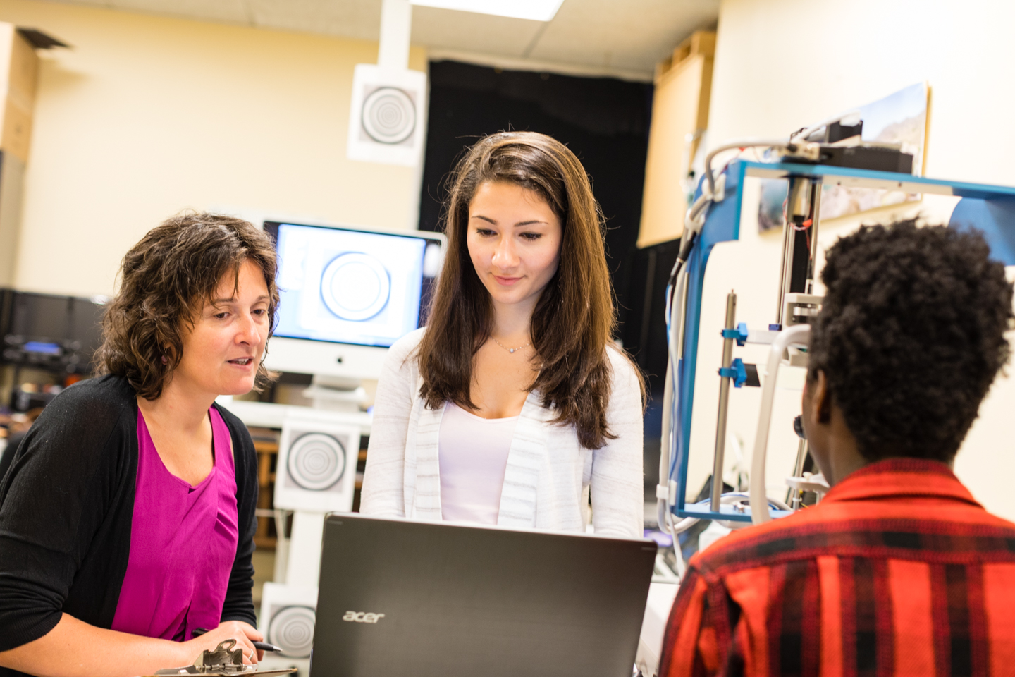 Student reviews OTC Scans